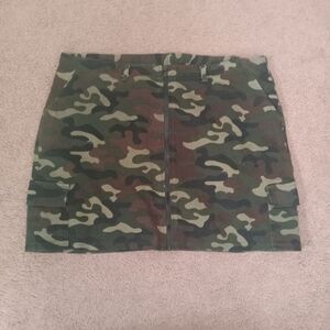 Rue 21 Camo Skirt Front Zip Size XL With Pockets